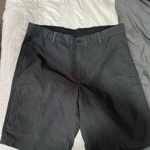 Greg Norman Collection Men's Black Cargo Shorts